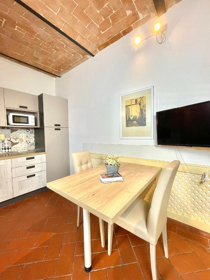 Maila Apartments 25Min From Florence Prato  Bagian luar foto