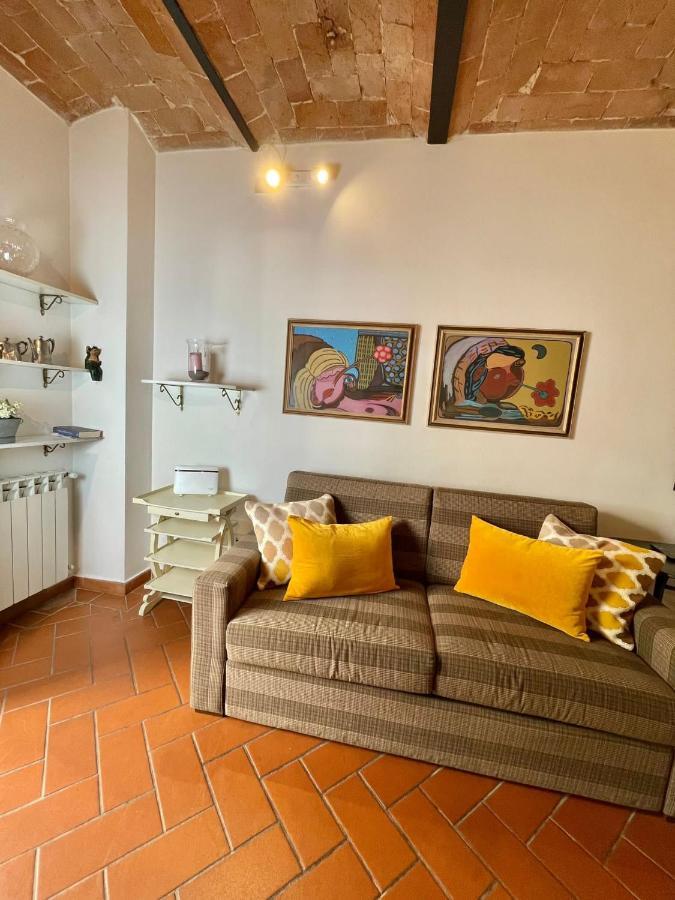 Maila Apartments 25Min From Florence Prato  Bagian luar foto